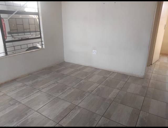 2 BEDROOM HOUSE FOR SALE IN SOSHANGUVE VV